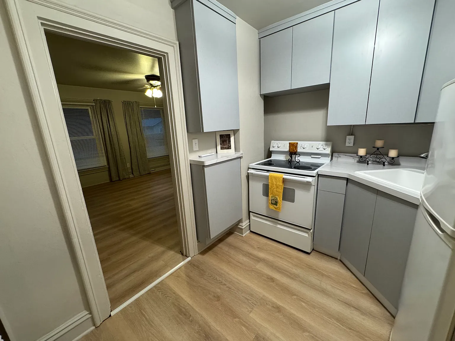 1 bed, 600 sqft, $1,295 — Photo 2