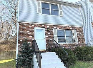 7 Estate Dr, Middletown, NY 10940
