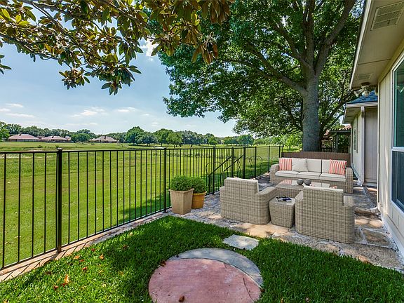 5th image of 2713 Laurel Oaks Dr