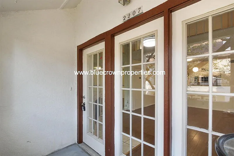1 bed, 1.0 bath, 838 sqft, $1,350 — Photo 3