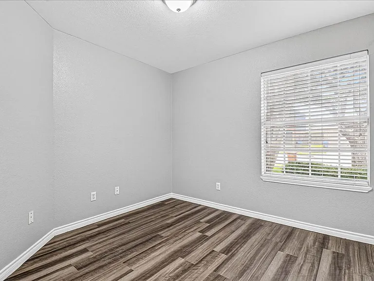6810 Blue Skyway Dr — Photo 30