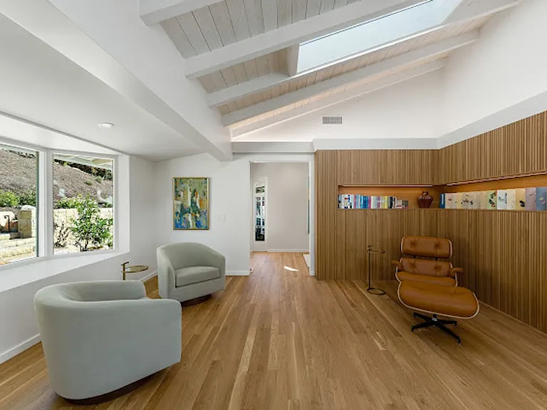 1057 Monte Dr — Photo 10