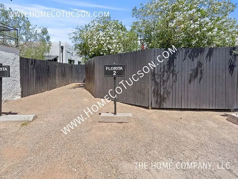 940 E Florita St — Photo 44