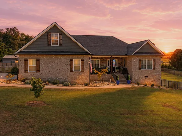 5004 Candlewood Ct, Maryville, TN 37804