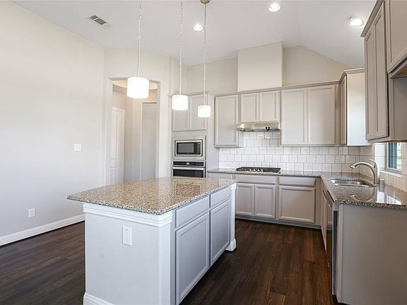 4th image of 3060 Bellflower Pass Ln