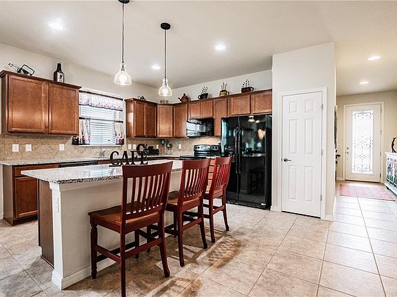 4th image of 8765 Hinsdale Heights Dr