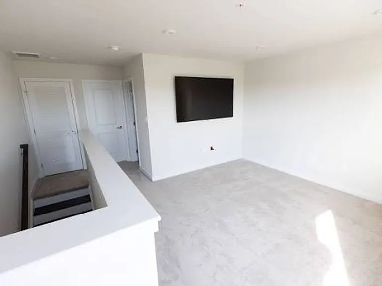 2807 Evansgreen Dr — Photo 9