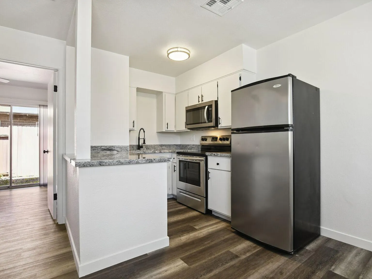 1 bed, 500 sqft, $1,265 — Photo 2