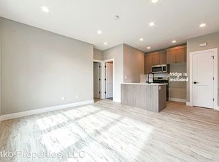 2885 NE Couch St UNIT B, Portland, OR 97232