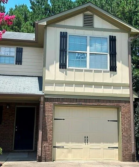 137 Avalon Dr — Photo 1