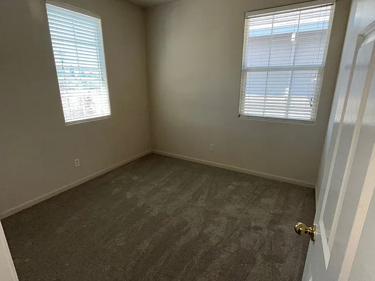 9409 Silver Bridle Way — Photo 9