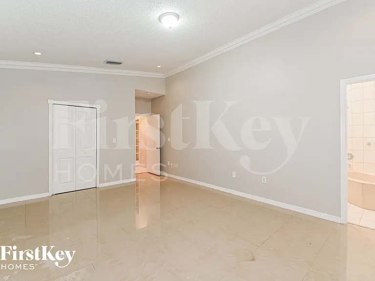 10901 SW 161st Pl — Photo 7