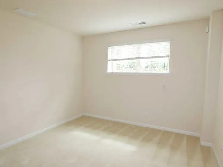 313 Annandale Dr — Photo 5