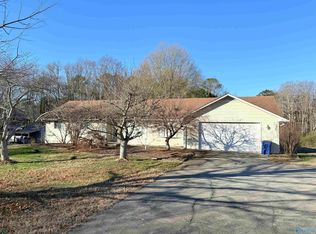 829 10th St NW, Arab, AL 35016