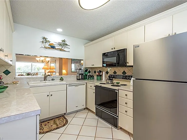 10684 Gulf Shore Dr #B-305 — Photo 5