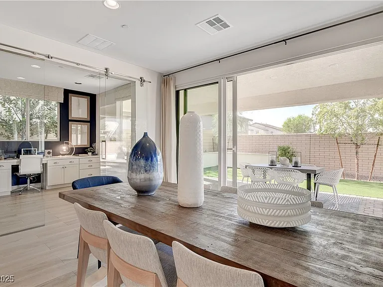 1075 N Water St — Photo 26