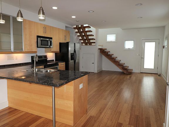 4th image of 1023 2nd Ave S #A
