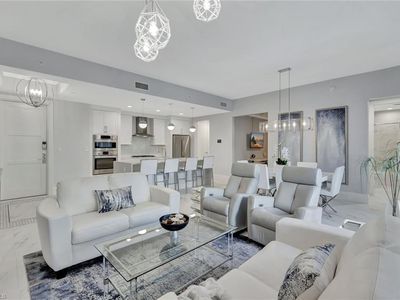 1135 3rd AVE S #206, Naples, FL, 34102