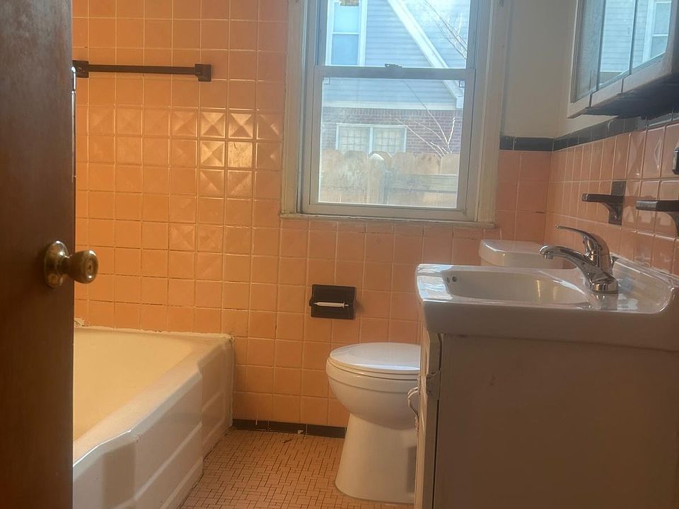 1st image of 6515 Woodmont Ave