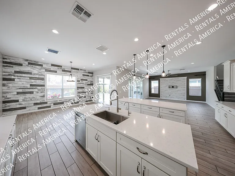 1829 E Saguaro Park Ln — Photo 41