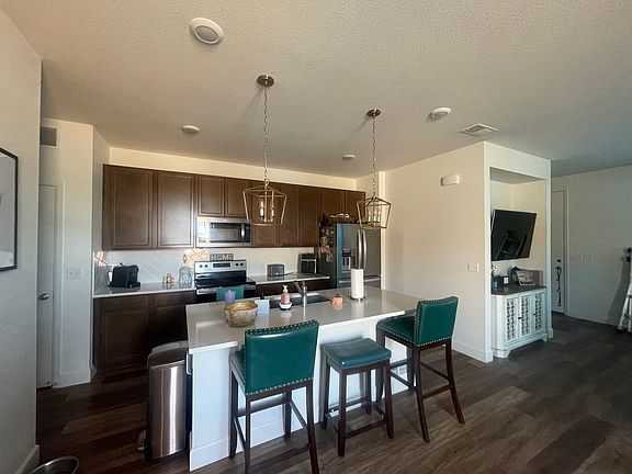 kitchen furnished