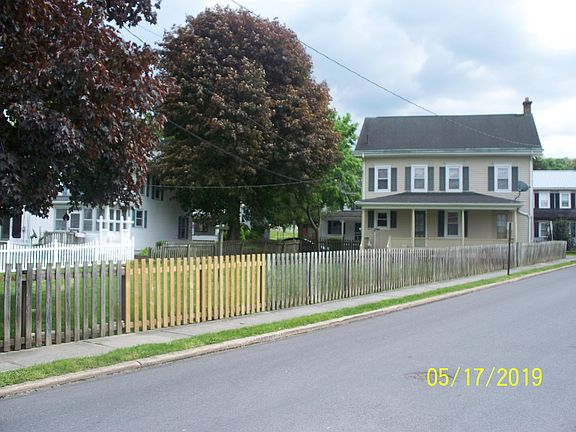 3rd image of 140 Market St