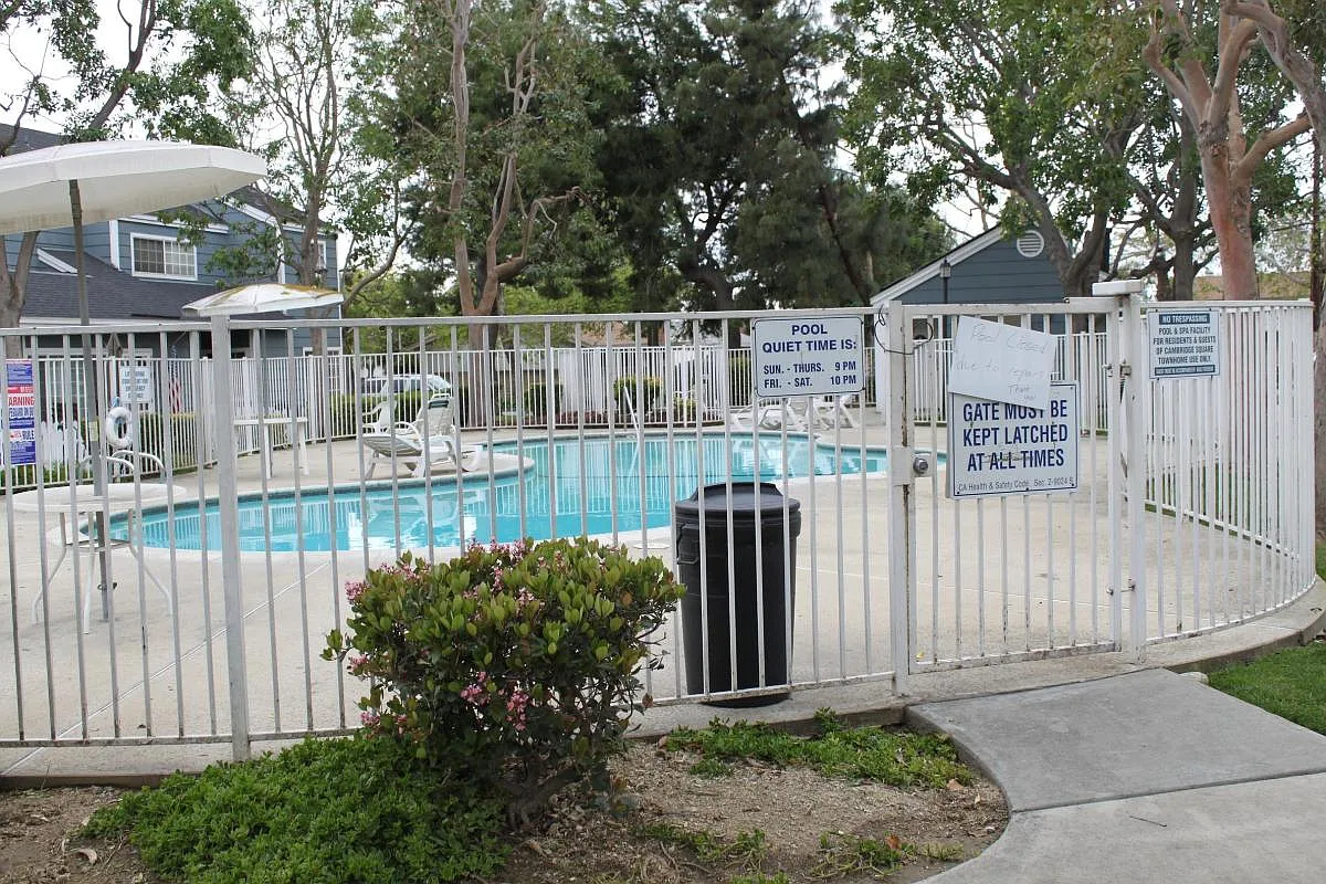 3 bed, 2.5 bath, 1400 sqft, $3,500 — Photo 2
