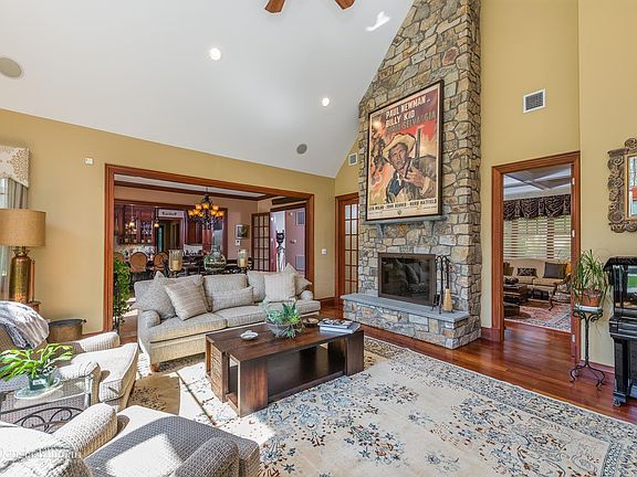 5th image of 2000 Knollwood Ln