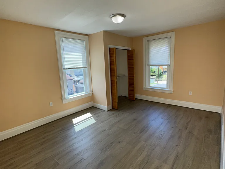 513 Spruce St — Photo 6