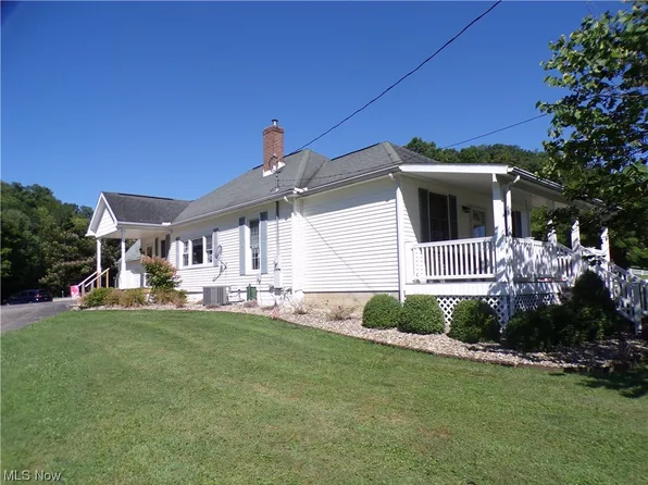 9265 N River Rd NW, McConnelsville, OH 43756