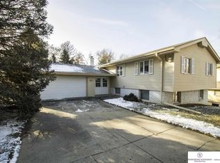 11711 Cedar St, Omaha, NE 68144