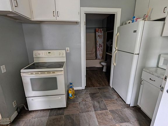 4th image of 3021 Hoyt St