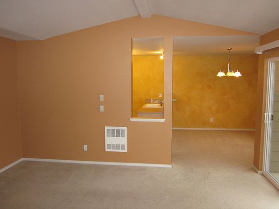 4th image of 710 240th Way SE #301