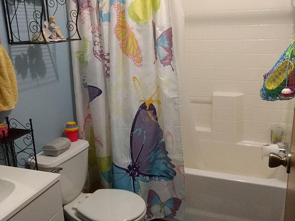 2nd bathroom