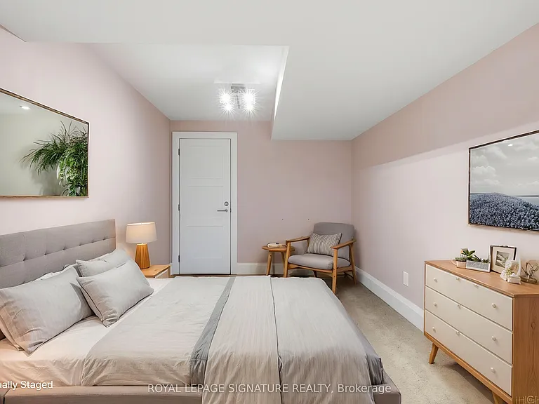 64 Four Oaks Gate #BASEMENT — Photo 2