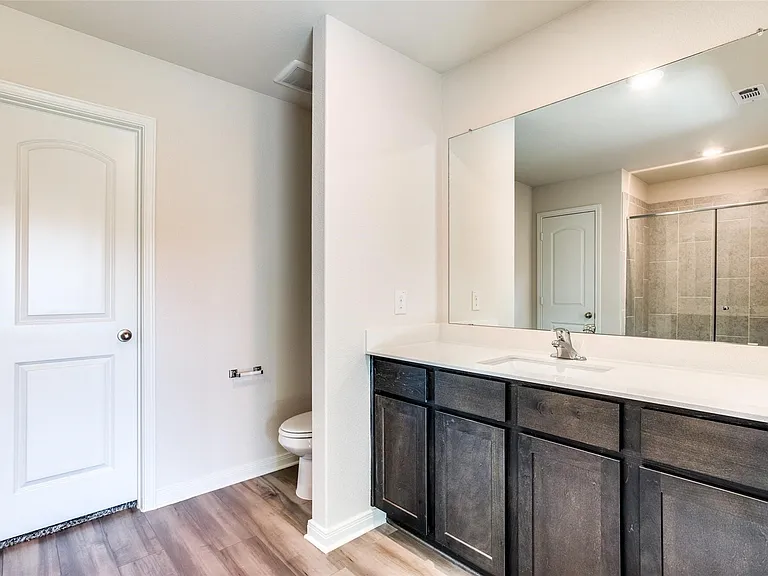 105 Lady Bird Ct — Photo 7