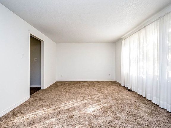 5th image of 4829 Madiera Dr