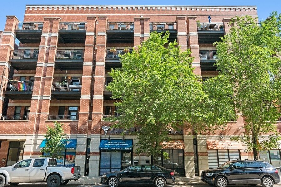 1st image of 2222 W Belmont Ave Unit 302