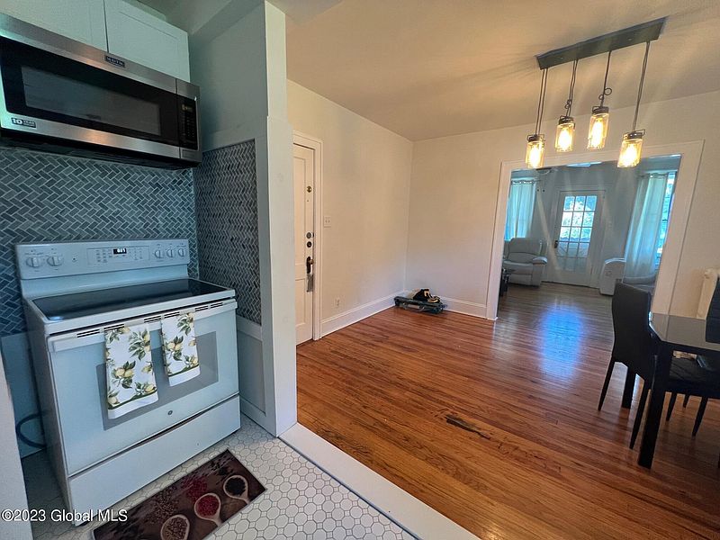 5th image of 59 LIEBEL Street