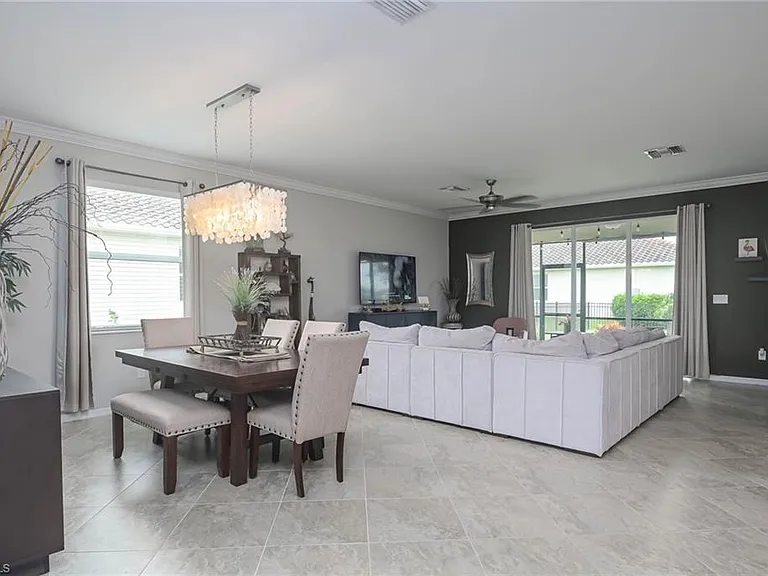 2105 Clementine St — Photo 3