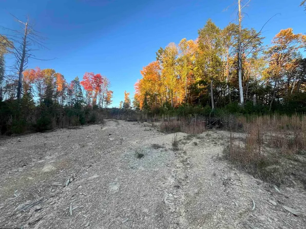 Chestnutburg Rd, Ansted, WV 25812