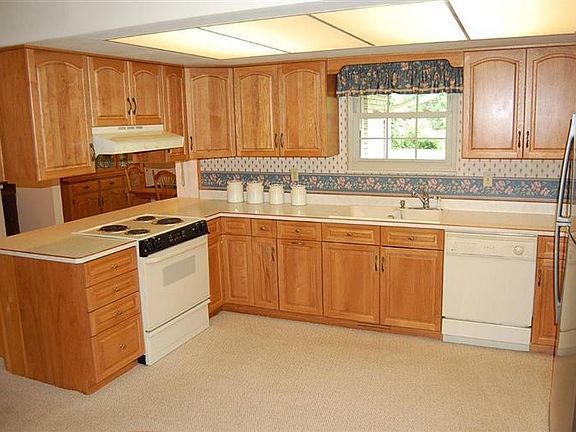 2nd image of 2514 Banyon Dr