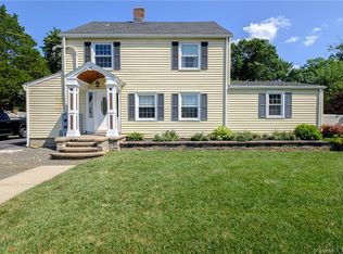 14 Spruce St, Plainville, CT 06062