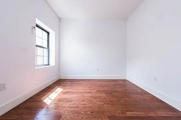 Rented by Nooklyn NYC LLC | media 21