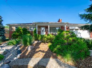 27900 Denmar Dr, Warren, MI 48093