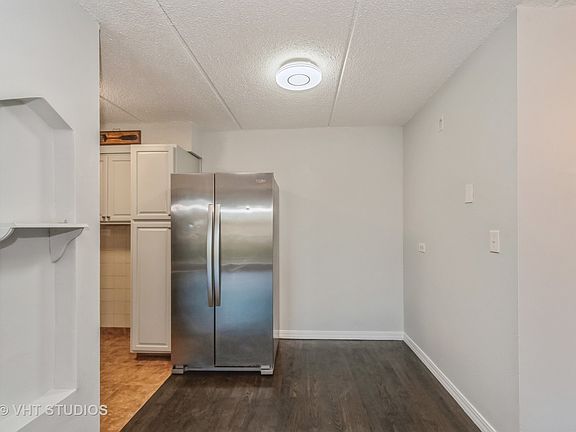 5th image of 584 Fairway View Dr APT 3J