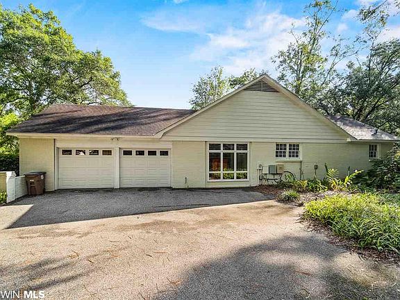 3rd image of 741 Westmoreland Dr E