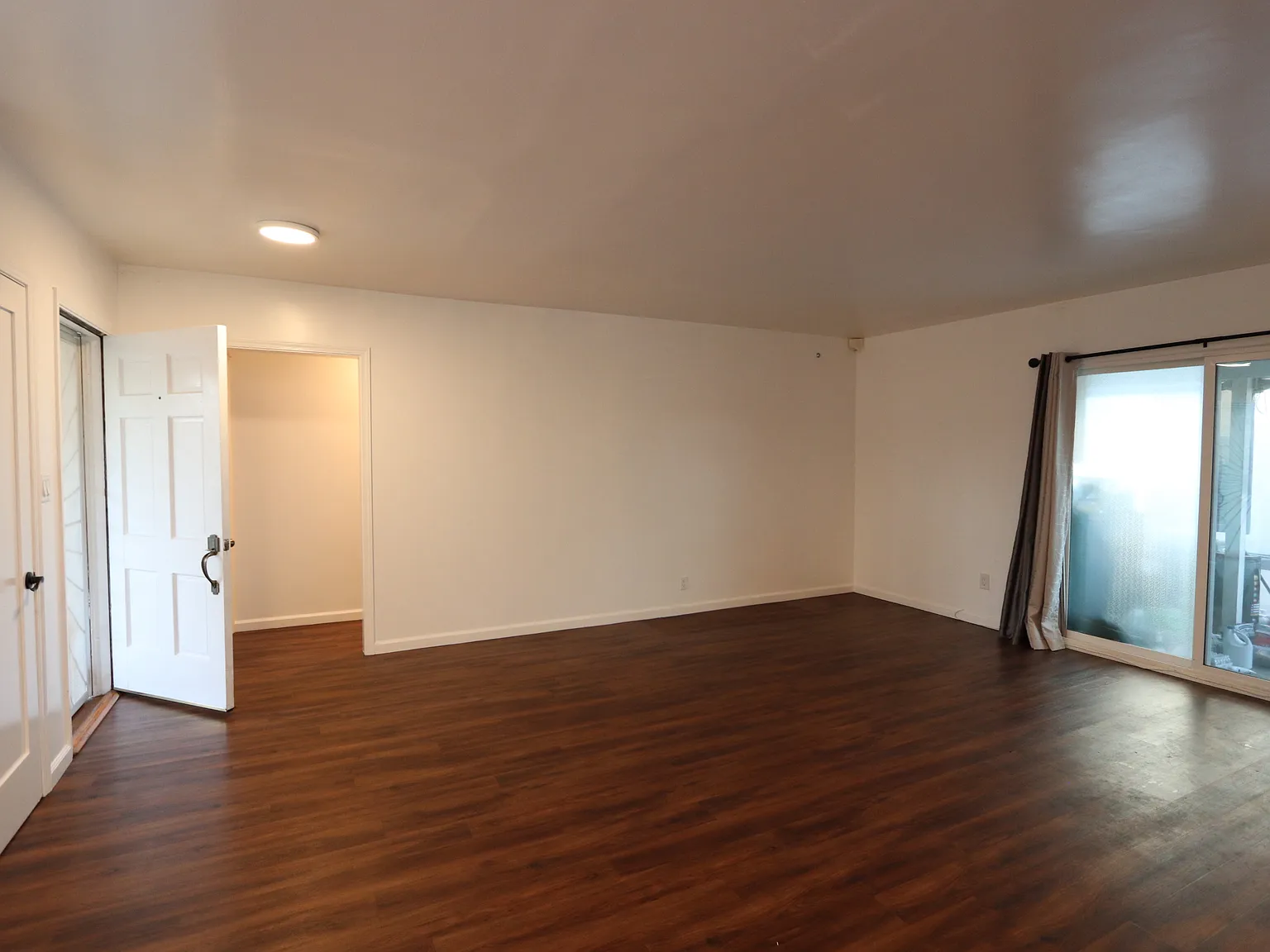 2 bed, 1200 sqft, $3,350 — Photo 4