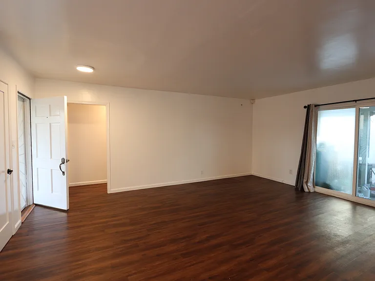 2512 Siwanoy Dr — Photo 4