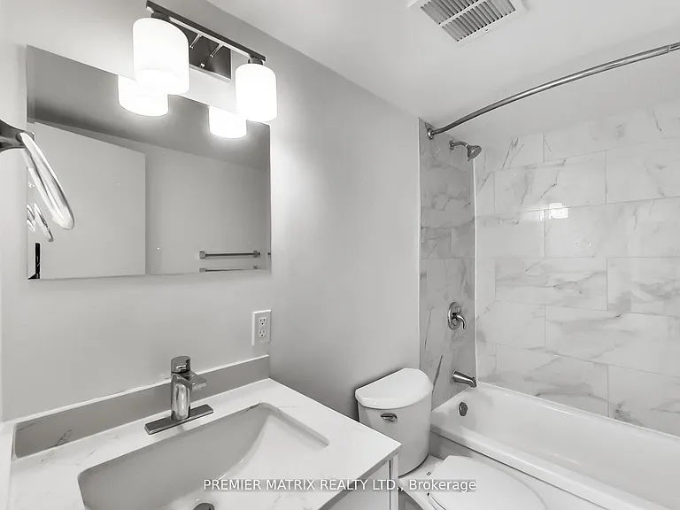 65 Thorncliffe Park Dr #907 — Photo 11